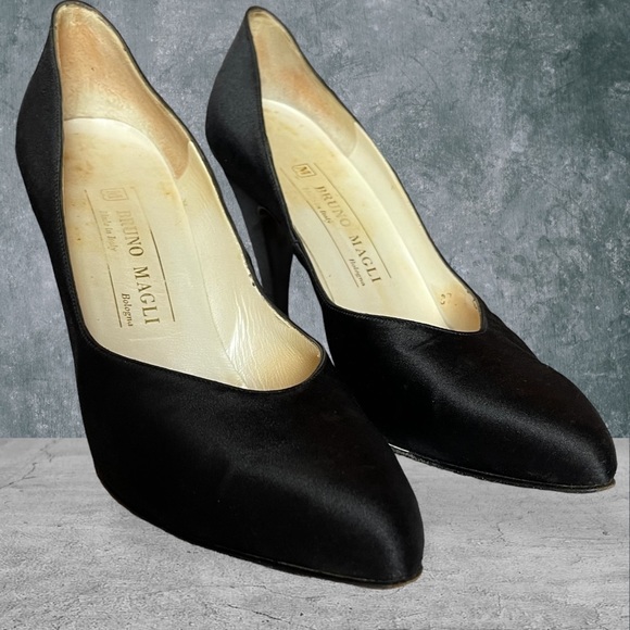 Bruno Magli Satin Black Heels Vintage - Picture 14 of 15